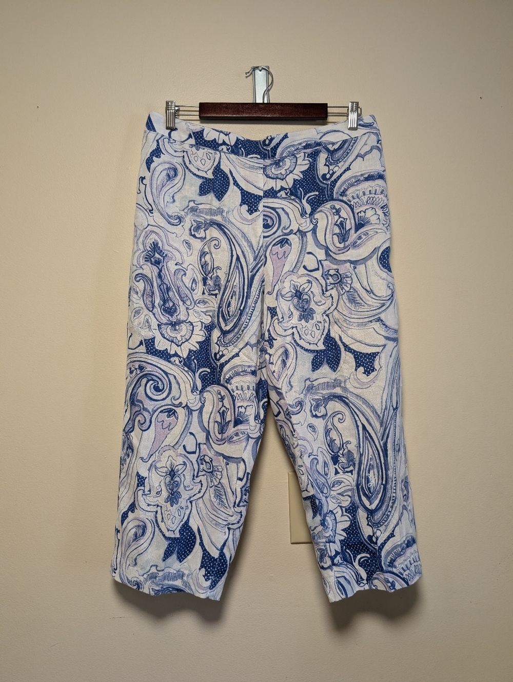 Chico's White & Blue Paisley Capris